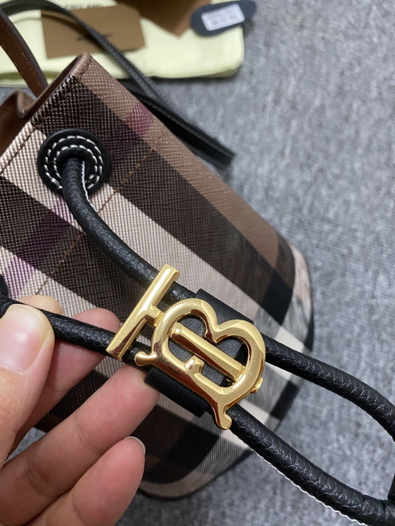 Bv*b*rry bucket bags